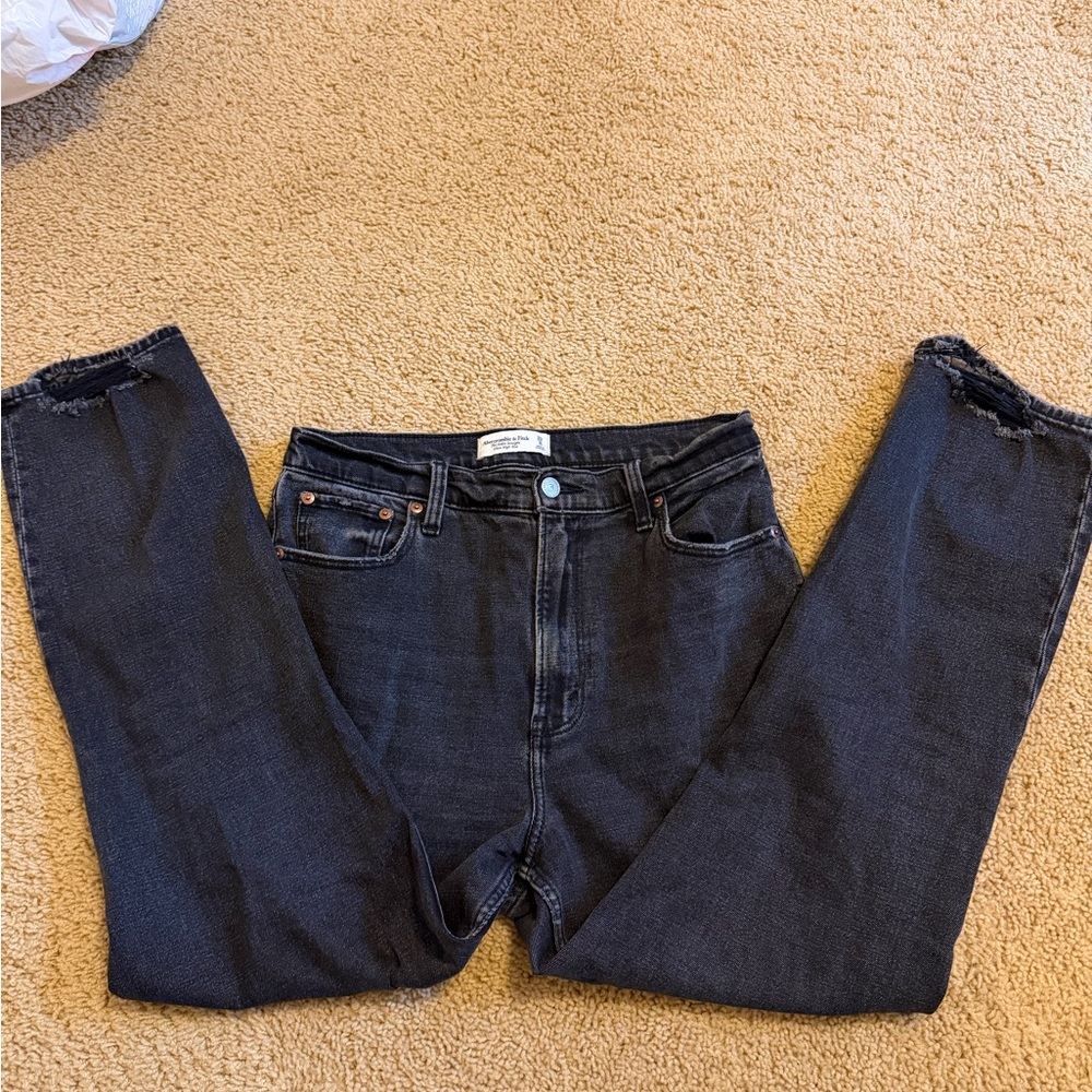 Abercrombie & Fitch Women's Straight Leg high rise Jeans